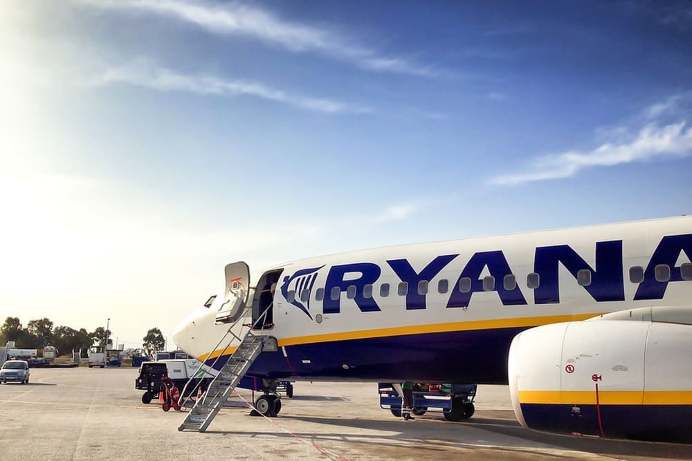 DRAMA NA LETU Avion Ryanaira zabio se u ogradu nakon slijetanja