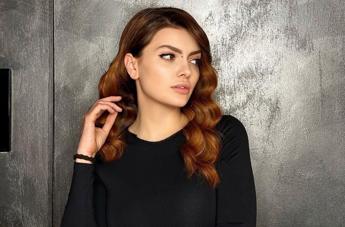 Ella Dvornik skinula se do kraja