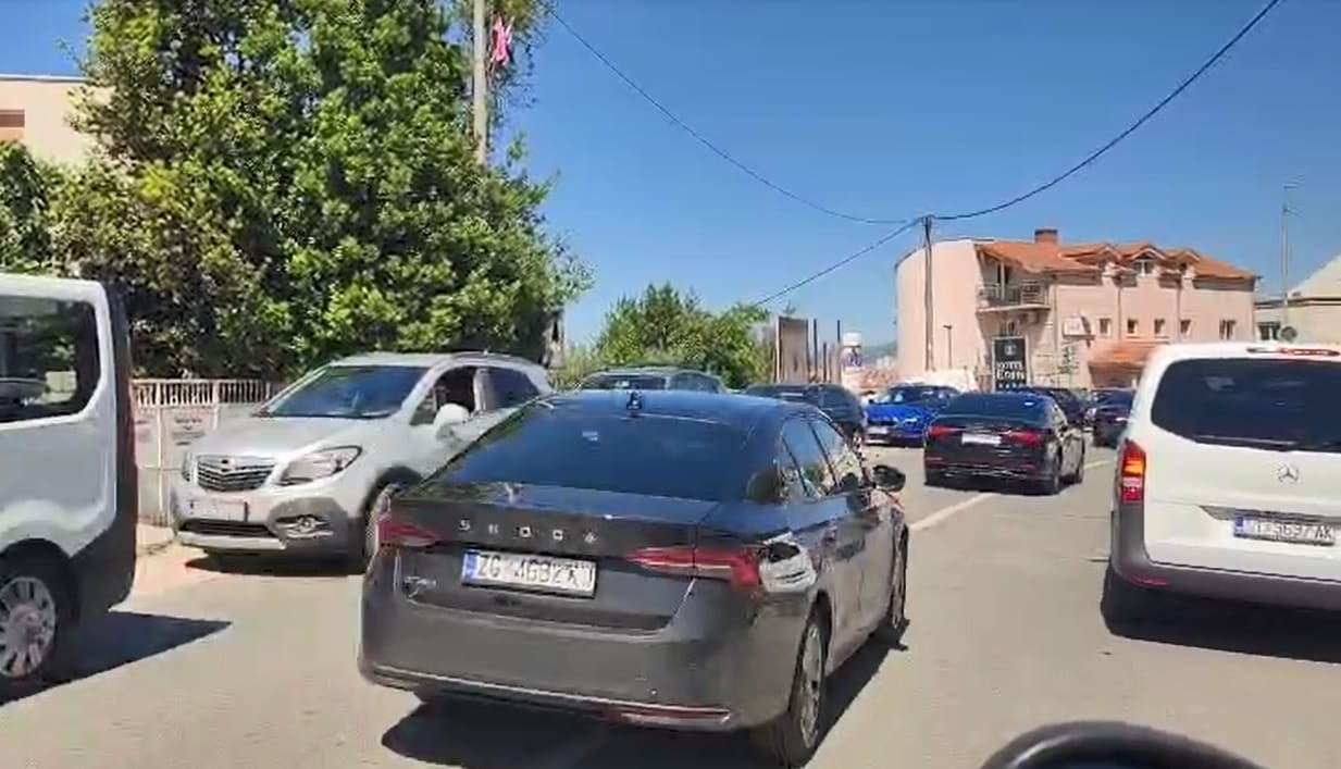 (VIDEO) Čitatelj: "Ovako su se Splićani razmicali na Jadranskoj magistrali da Plenković ne zakasni u Split"